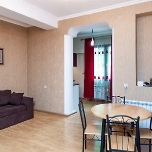https://gnn-cosy-apartment.alltbilisihotels.com